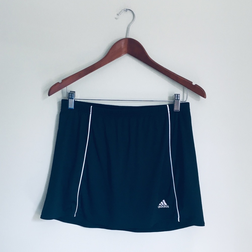 Adidas black skort size M